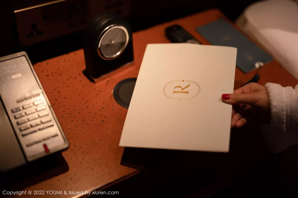 [YouMi尤蜜荟]第816期奶瓶土肥圆写真-秀人资源网